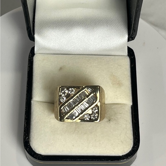 Men’s Diamond Ring - Picture 6 of 7